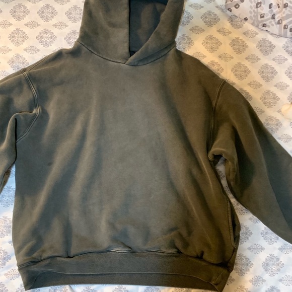 yeezy season 6 sweater